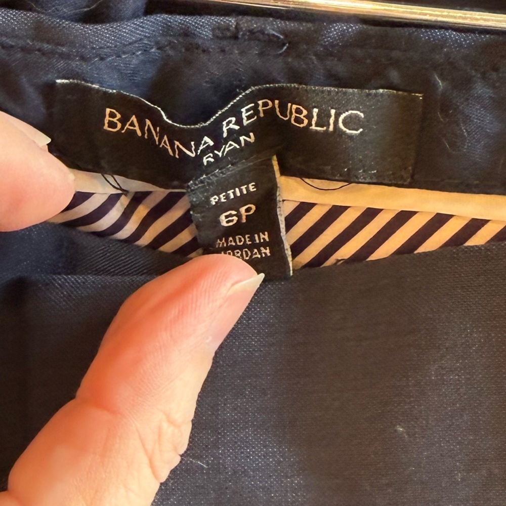Banana Republic Ryan Cropped Navy Dress Pants 6P - Picture 2 of 3